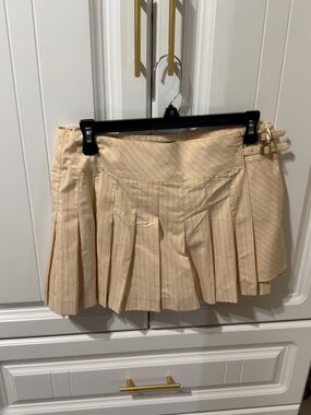 Zara Cream Pleated Mini Skirt with Side Buckles